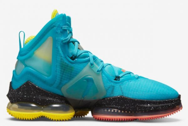 2022 Nike LeBron 19 Christmas Basketball Shoes DC9338-400-1